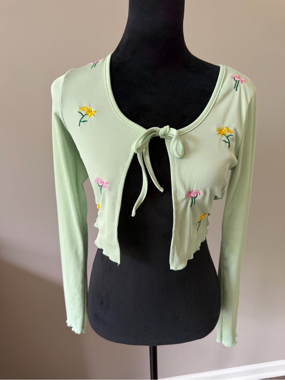 ROMWE Light Green Floral Tie-Front Ribbed Crop Top Small